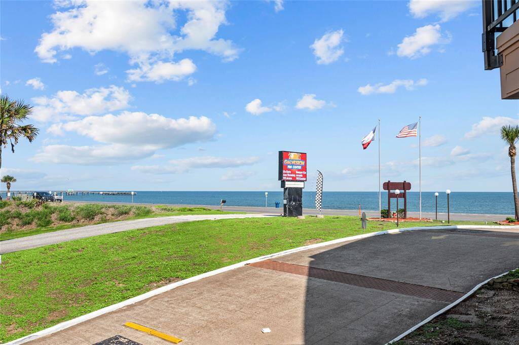 Enjoy your favorite drink taking in the views & sounds of the ocean!