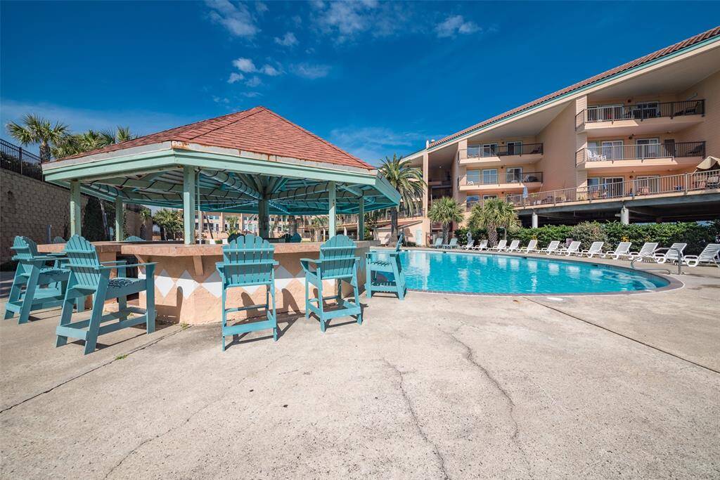 Main pool and gazebo for guests.