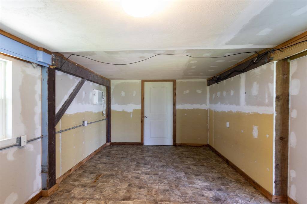 Door from flexspace to garage