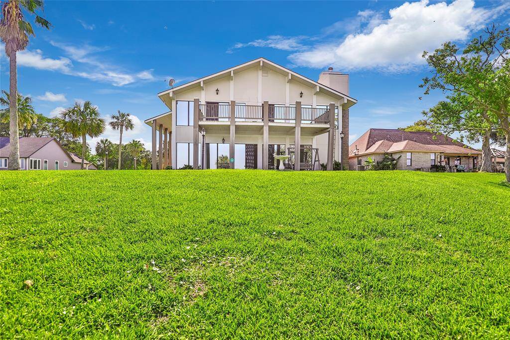 Enjoy fishing and crabbing from your back yard