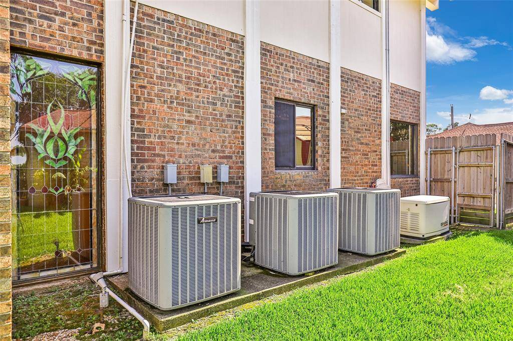 Generac Generator included in sale