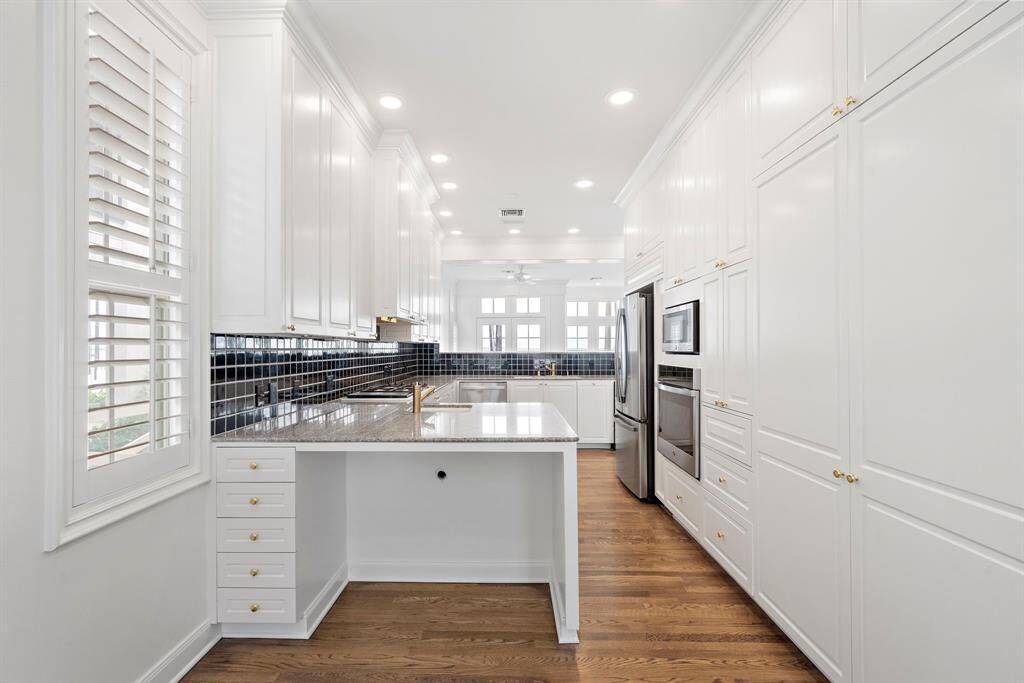 Open concept with kitchen and living room