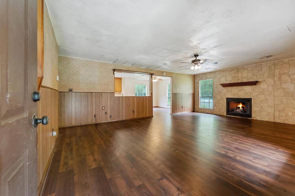 Huge living room! Photo virtually staged.