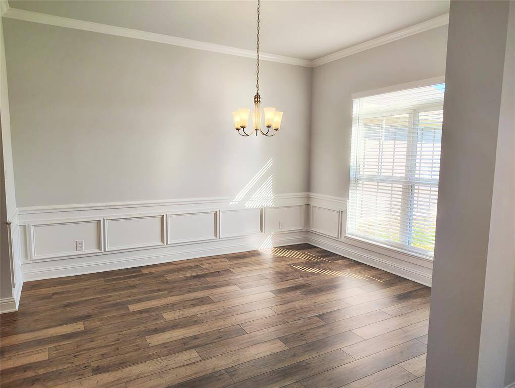 Formal Dining with Waincoting