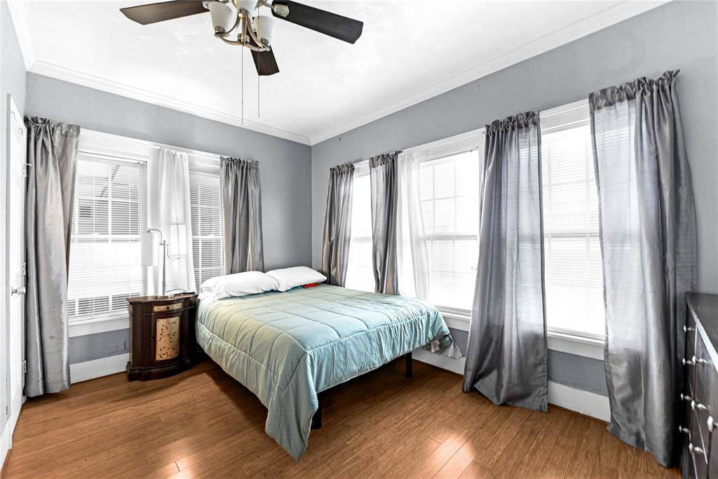 Secondary bedroom - 1st floor