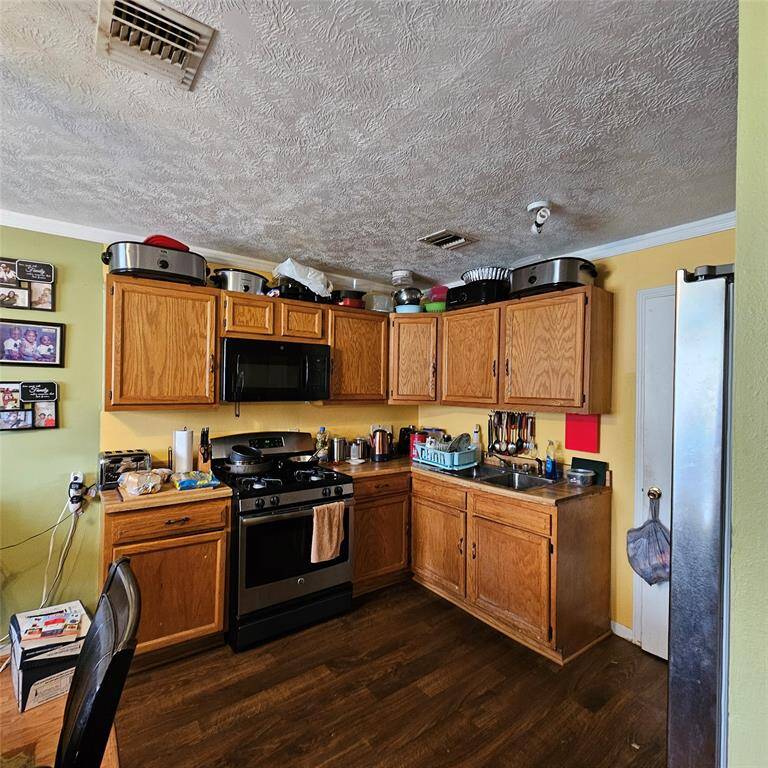 Unit B_Kitchen