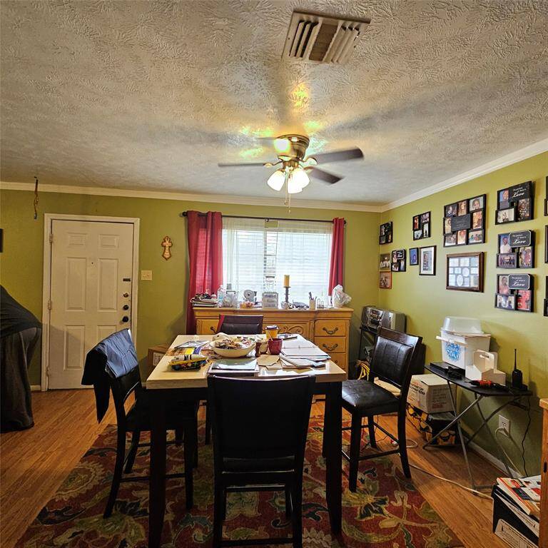 Unit B_Dining area
