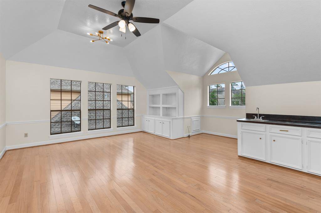 Large Game room (2nd floor)