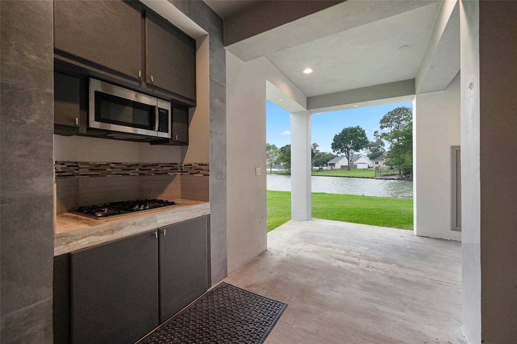 Outdoor Kitchen Area