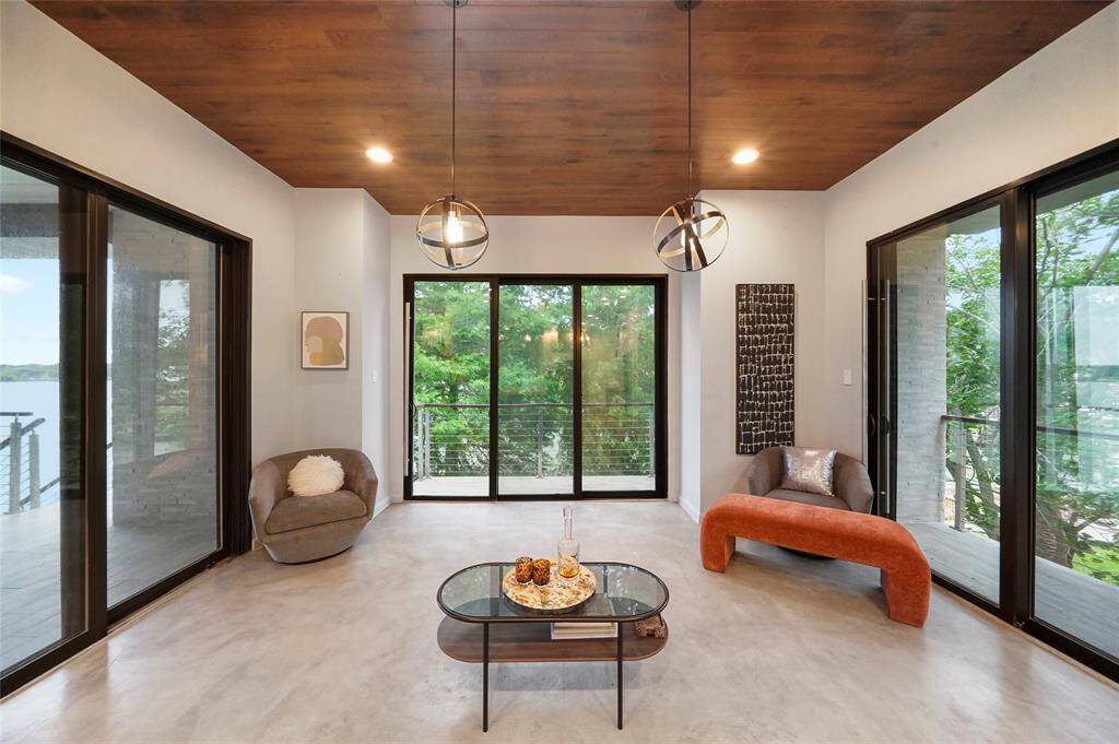 Dining area connected to kitchen
