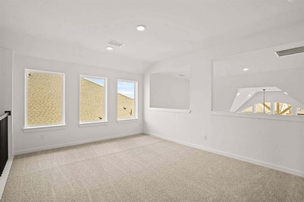 Gameroom (upstairs)