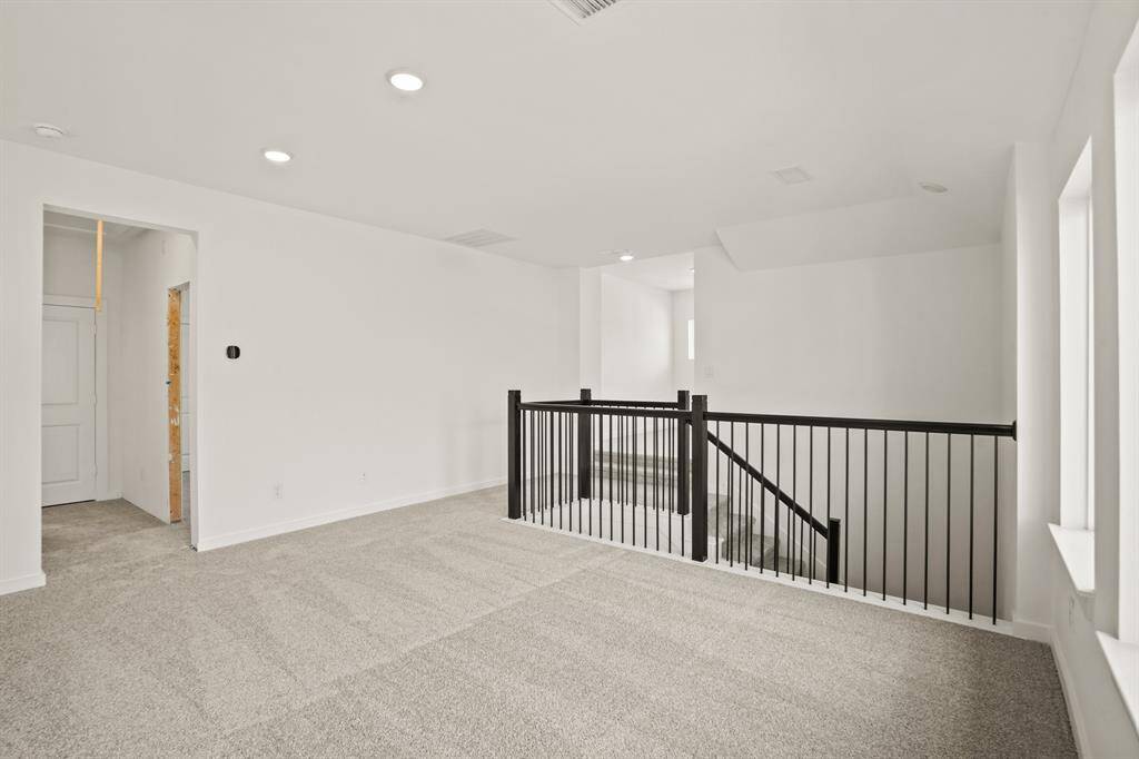 Gameroom (upstairs)