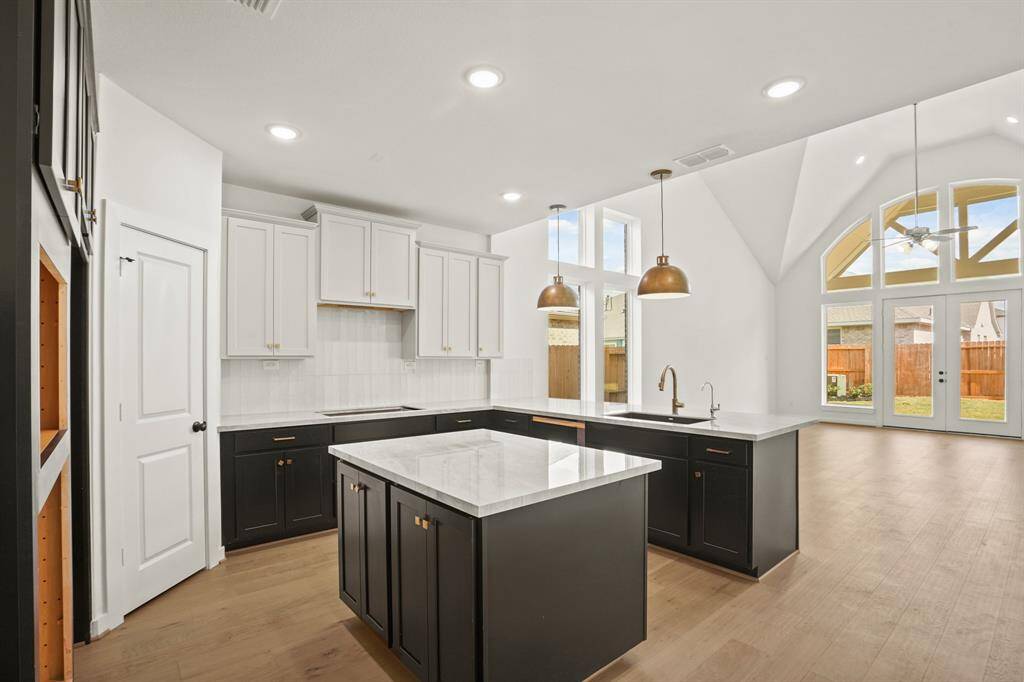 Oversized Kitchen