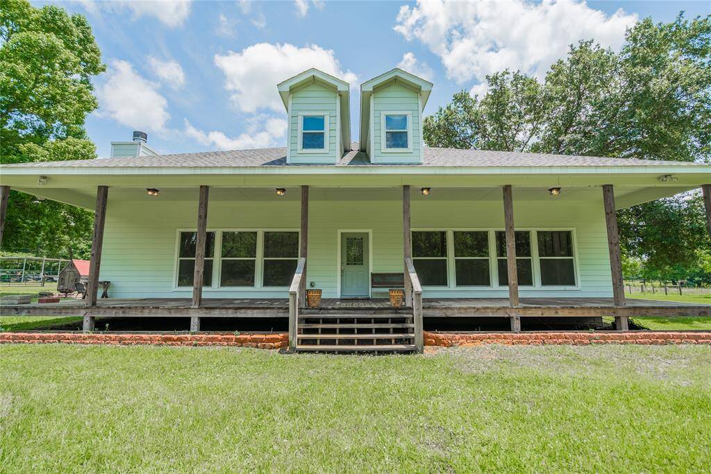 The builder built this home for his family and spared no expense on making sure the foundation was perfect w/approximately 25 piers (12" X 12" X 6") long and cemented in ground.