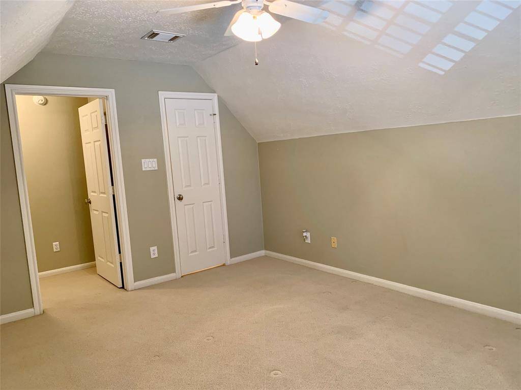 GUEST BEDROOM (1 OF 3 BEDROOMS)