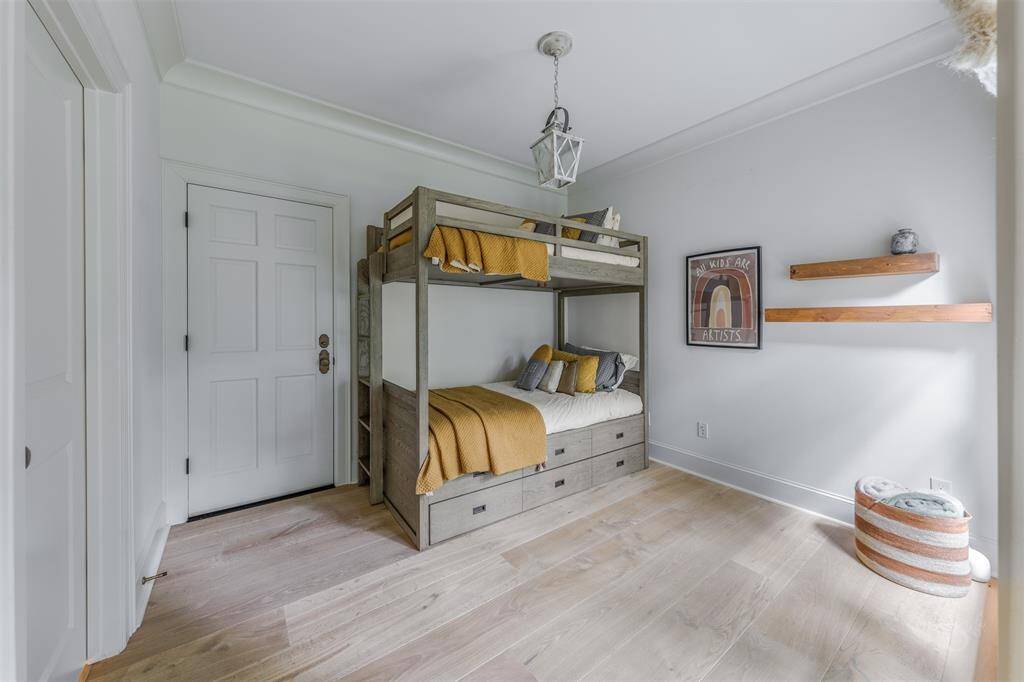 The sitting area of the 2nd bedroom is big enough to be used as shown.