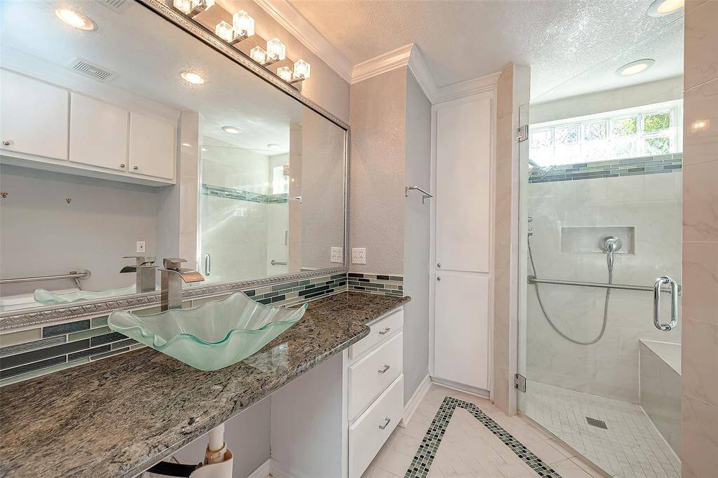 Newly Built 2nd BATH....ADA Friendly.