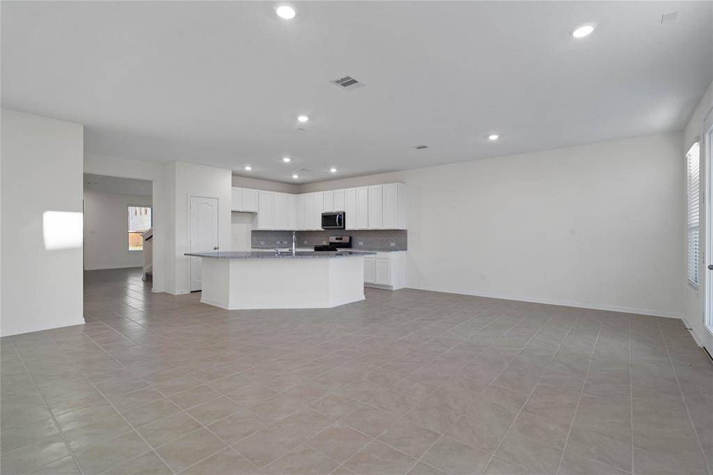 Amenities include a community center, planned park and playground, water park and lazy river, and community splashpad.