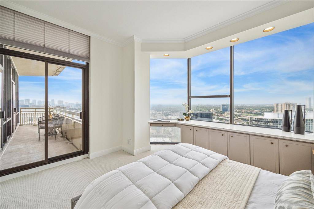 Beautiful backdrop of the skyline decorates in the guest suite plus access to the large terrace.