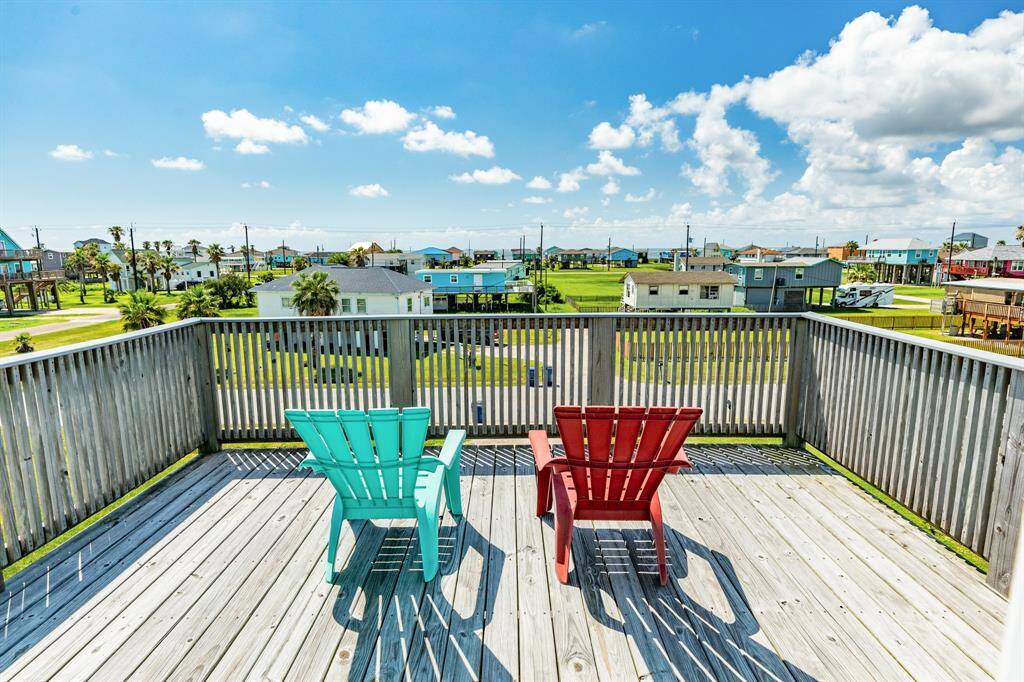 Upstairs Deck