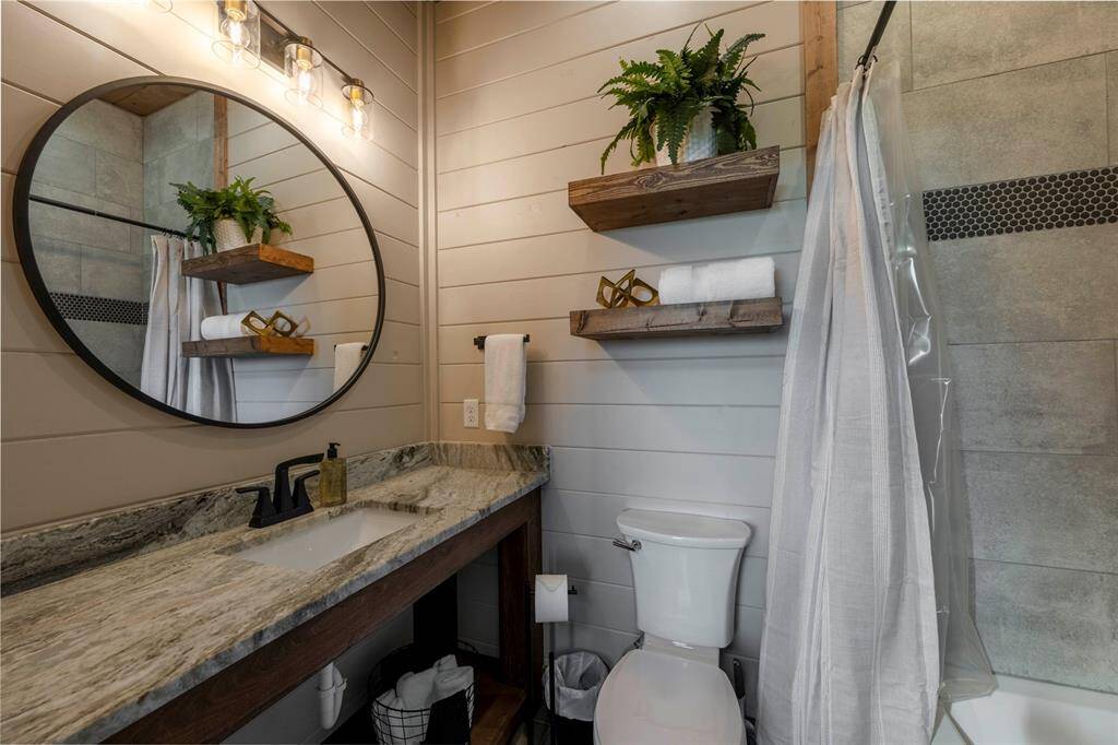 Step into a world of refined luxury with beautiful vanities in each bathroom (Queen Bath)