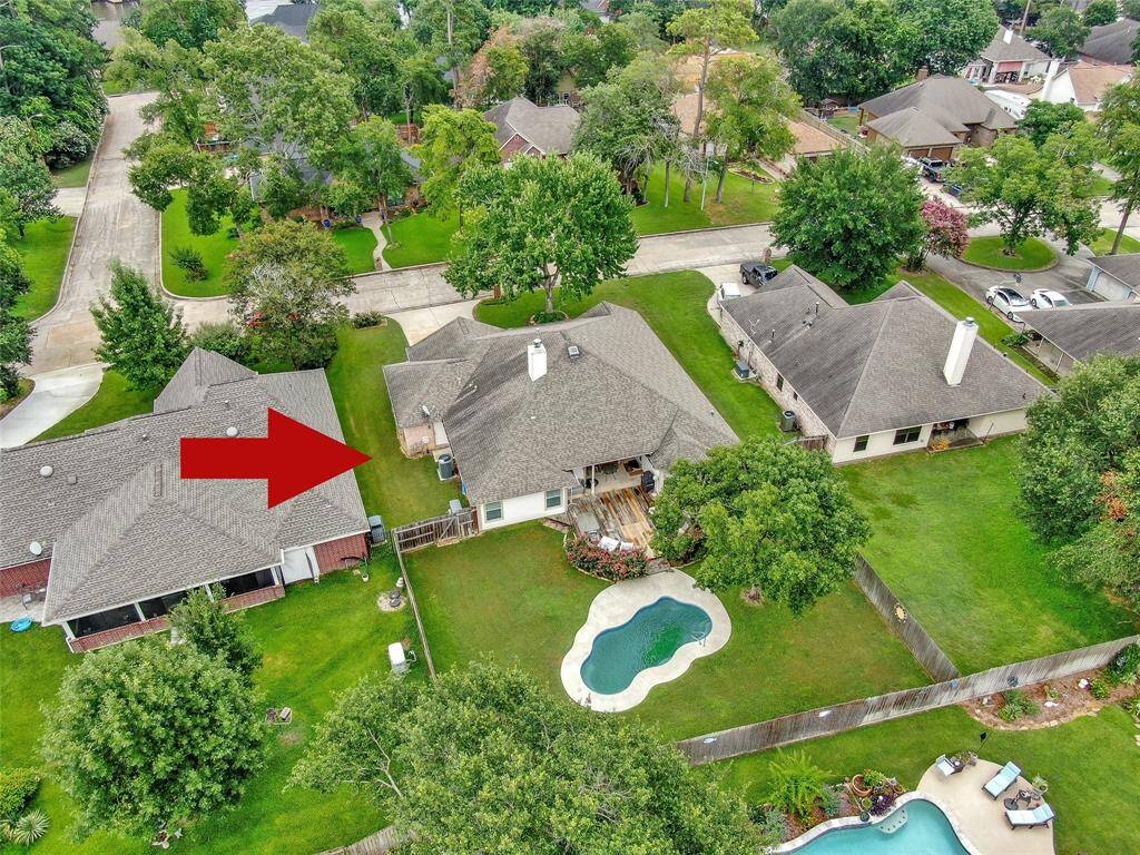 Beautiful home with HUGE yard and pool!
