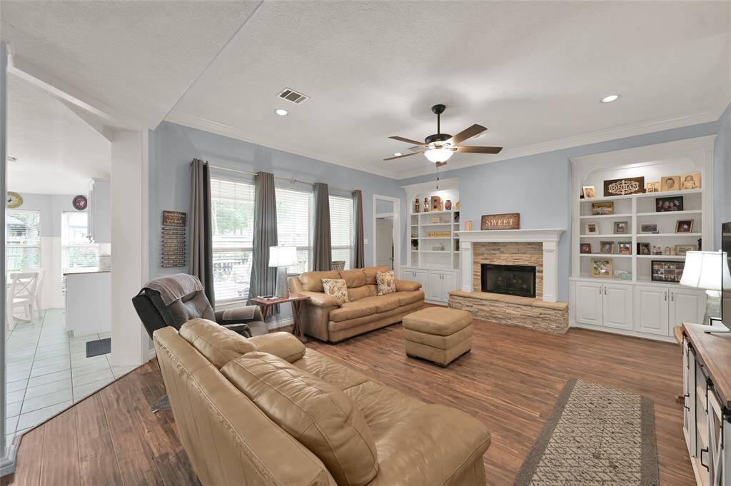 Stunning built ins and gas log fireplace