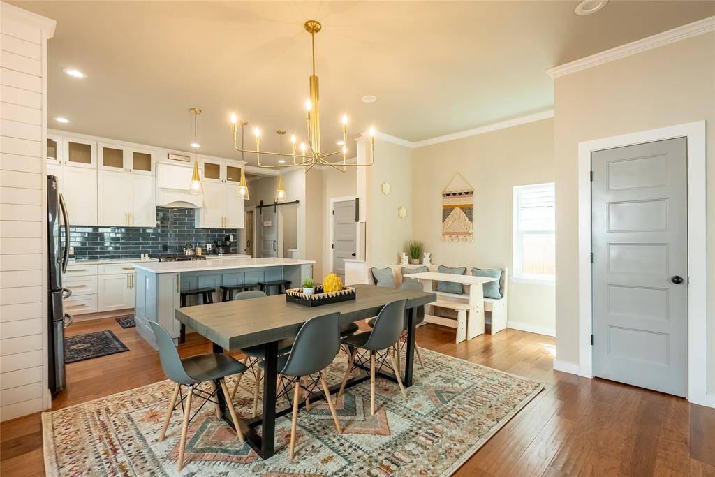The dining arrangements can comfortably accommodate 15 people!