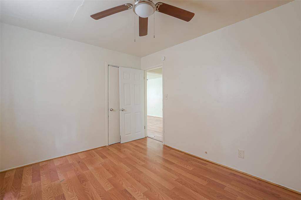 A different view of the bedroom.
