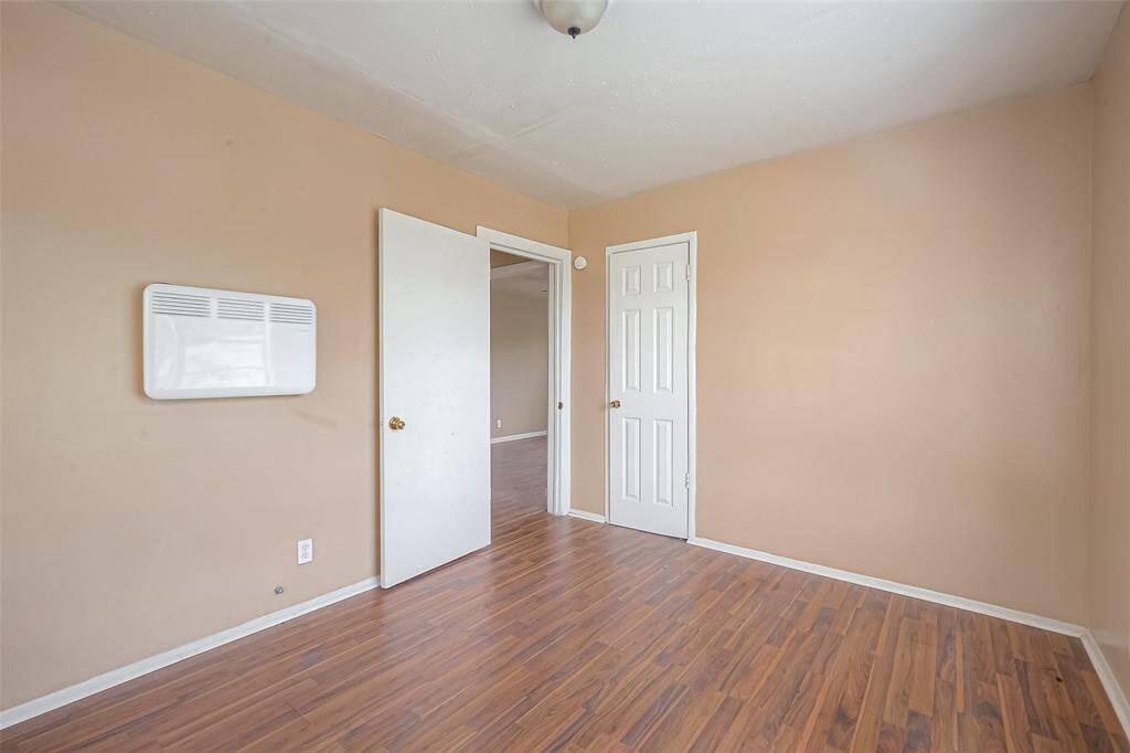 A different view of the bedroom.