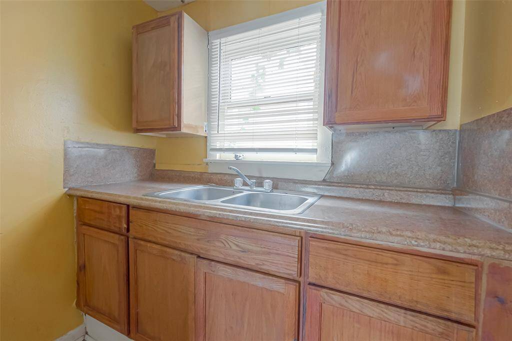 The kitchen is perfect for cooking with love ones and friends.