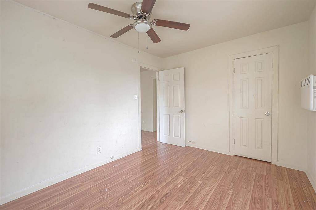 A different view of the bedroom.