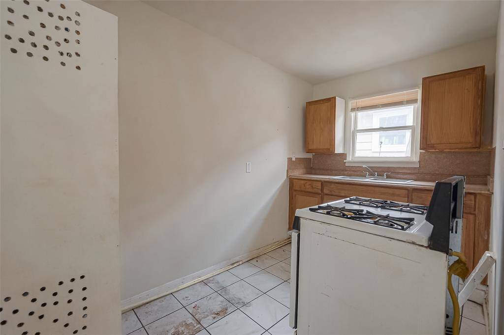A different view of the kitchen.