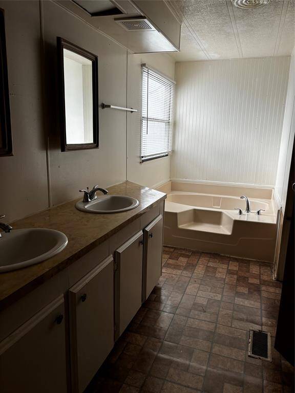 Primary bath