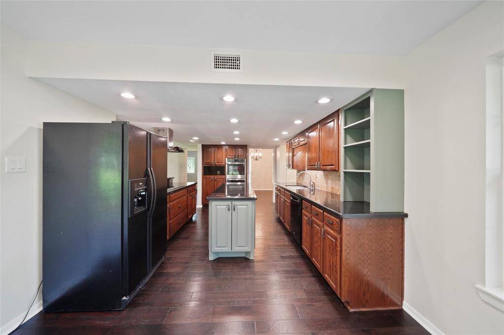 Kitchen, refrigerator is included in the sale
