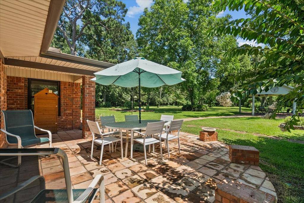 Transform your patio into an oasis for morning tranquility, perfect for savoring breakfast al fresco, or gather loved ones for delightful outdoor BBQs and entertaining.