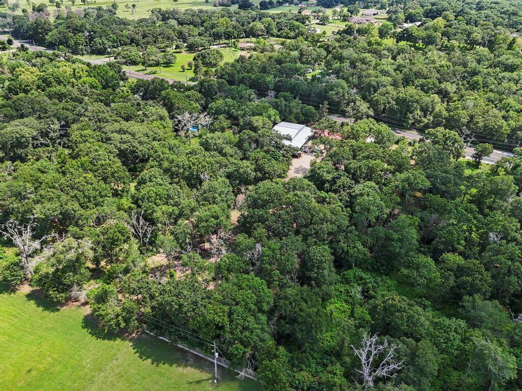 Amazing Commercial Workshop & Home on 1.75 acres!