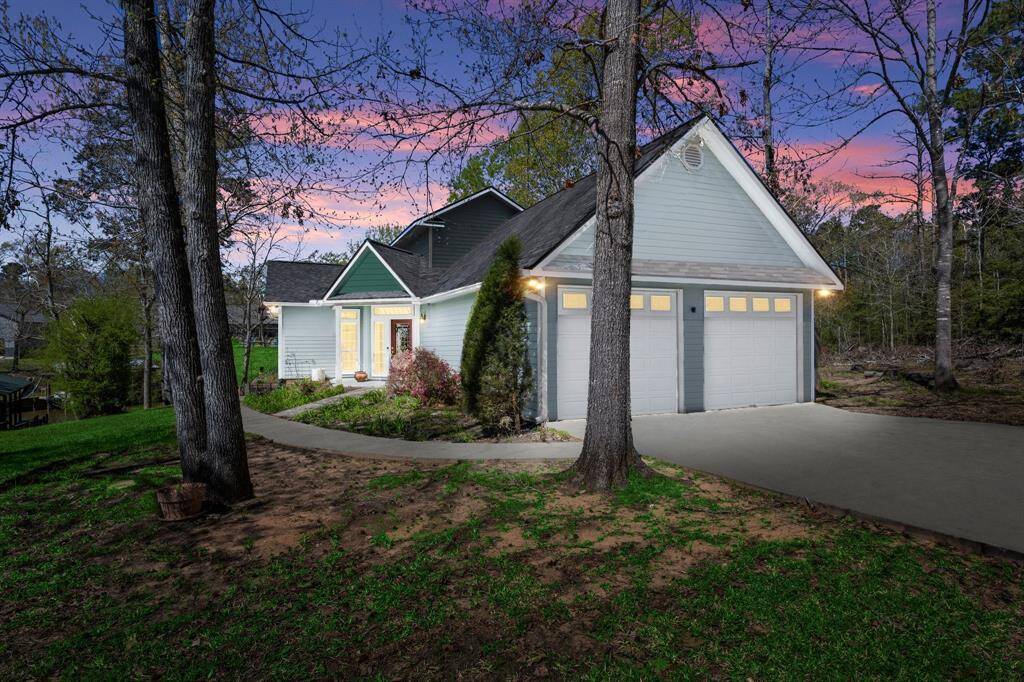 Whether you are looking for a fulll-time residence, a vacation home, or an investment opportunity, this home delivers and unparalleled lakeside lifestyle.Enjoy the Sunsets.  Enjoy the Lake.
