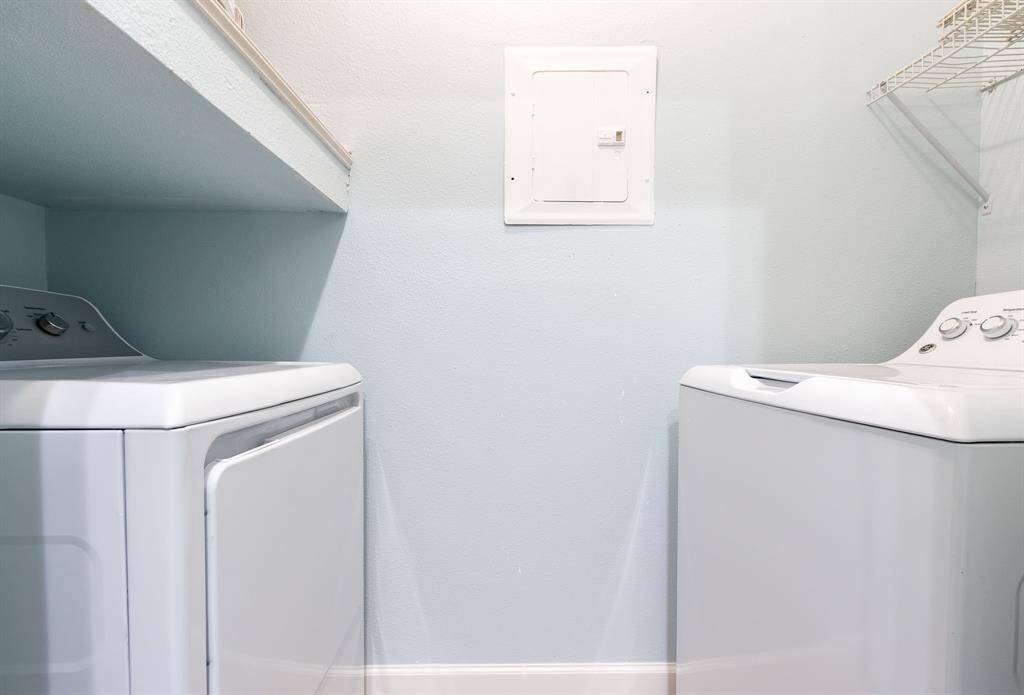 Full-size in unit washer and dryer.