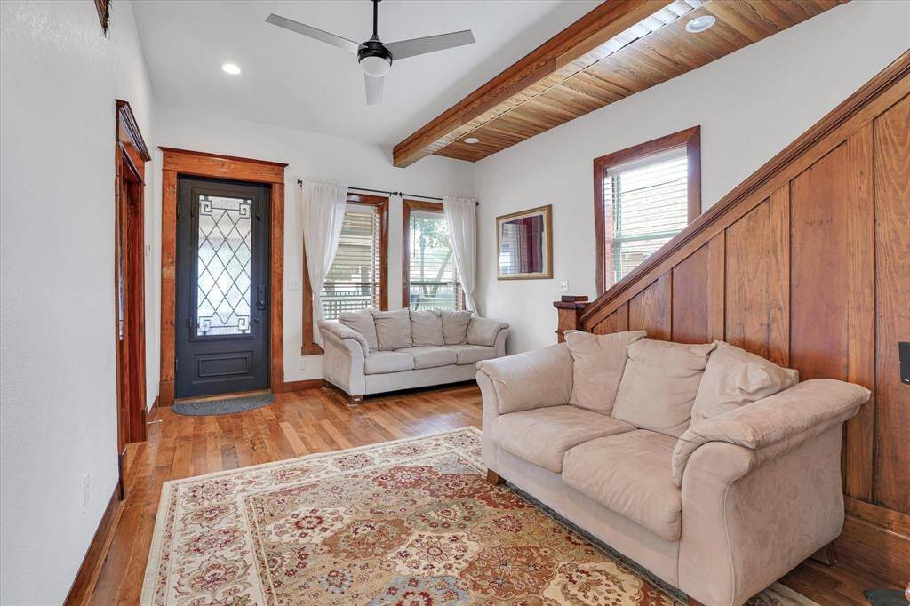 Available floor space in the main  entry way is appx     80 sqft.