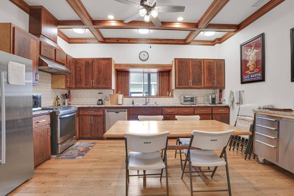 Kitchen.  1st floor. Available floor space is appx 14'x14'      (196 sqft)