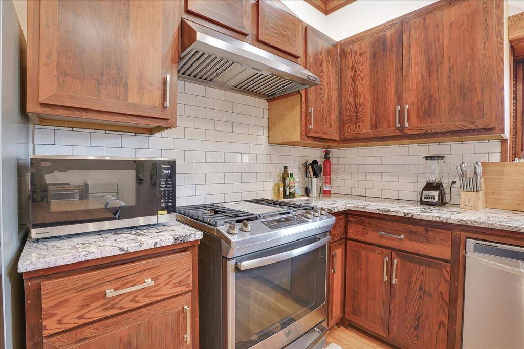 Cabinets are mostly modern 3/4 plywood combined with redwood heartwood or red pine.