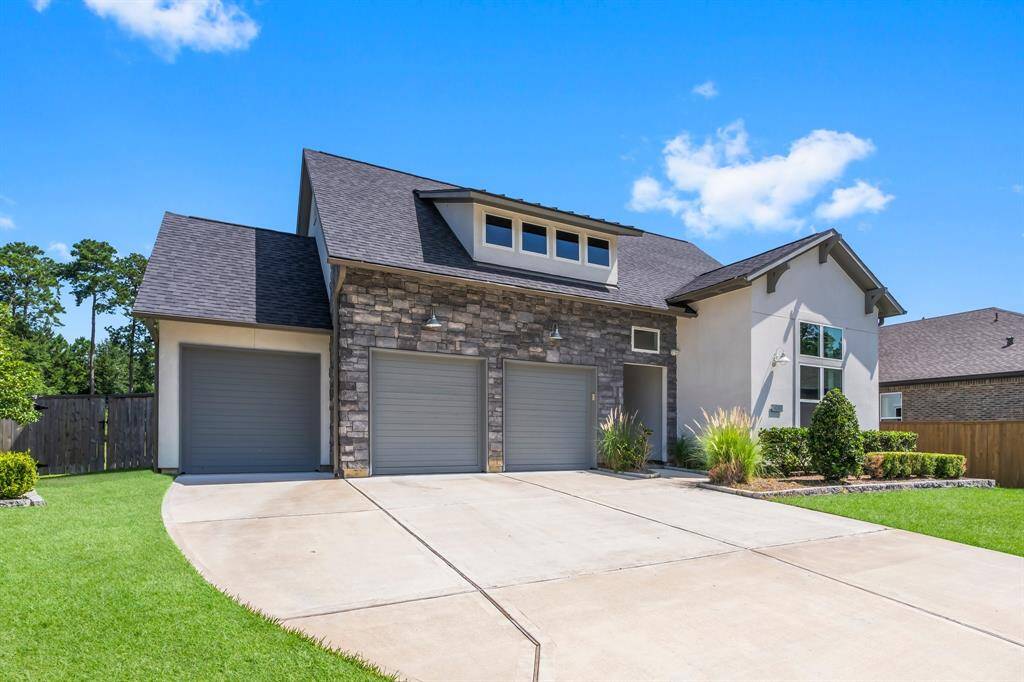 3 Car Insulated Garage with double driveway