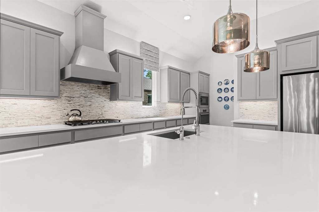 Modern aesthetics and practical features, it’s the heart of the home