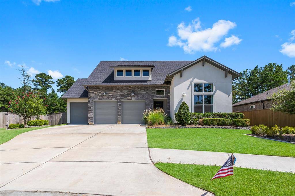 Welcome home to this stunning 3-bedroom residence with a 3-car Insulated garage!