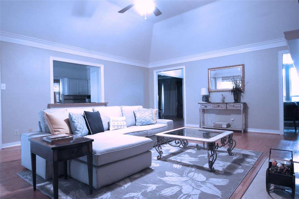 Living Room 4