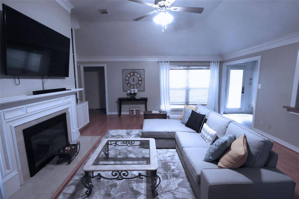 Living Room 5