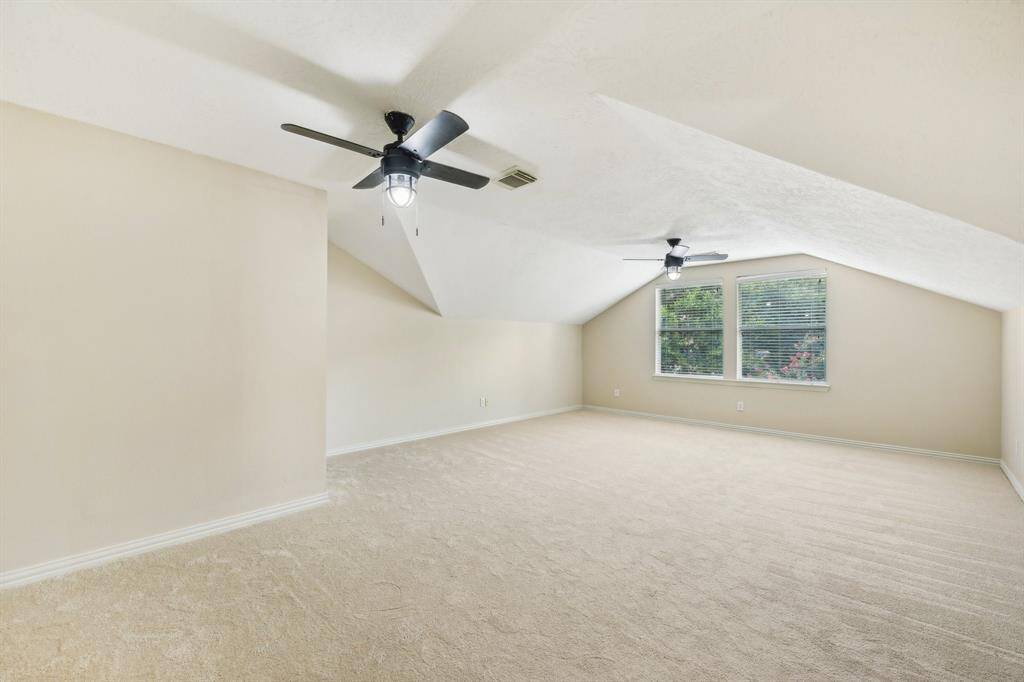 Oversized room with closet that can be used as a 4th bedroom or game room
