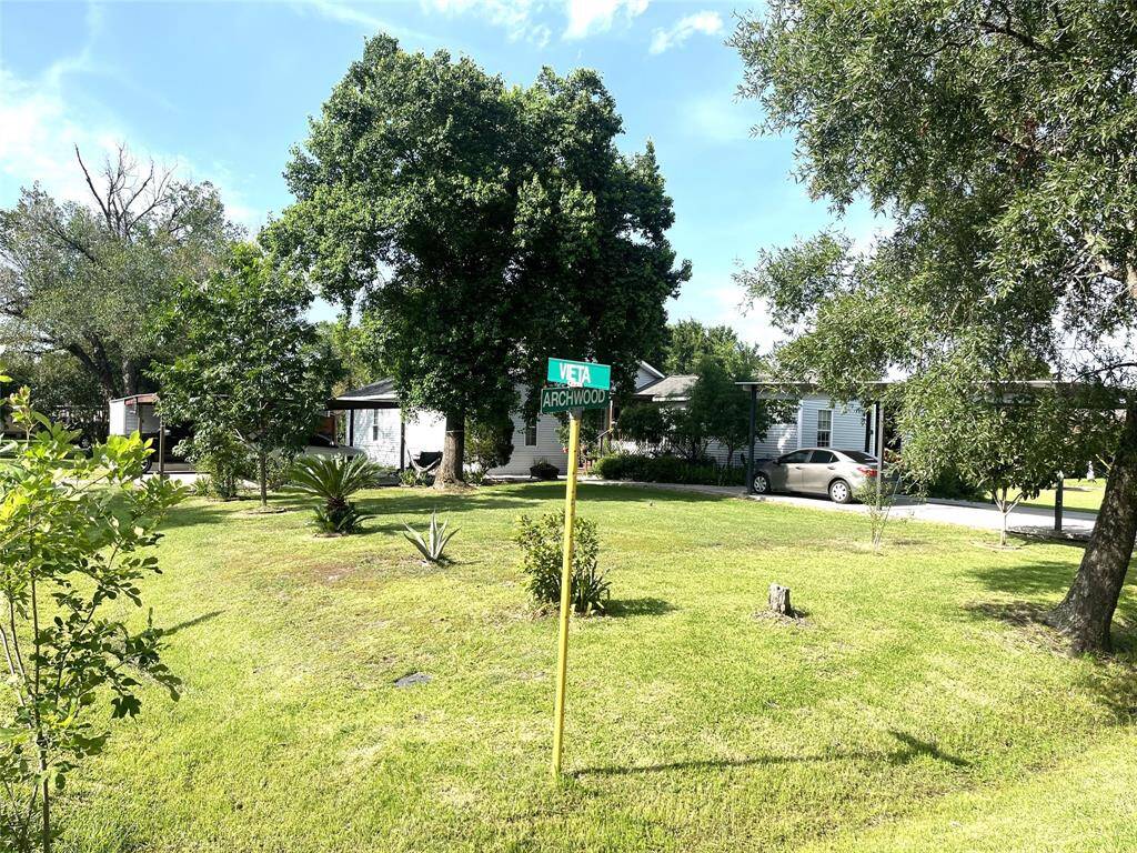 Located at the corner of Archwood & Vieta