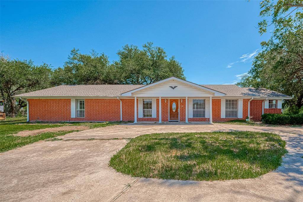Front Porch & Driveway